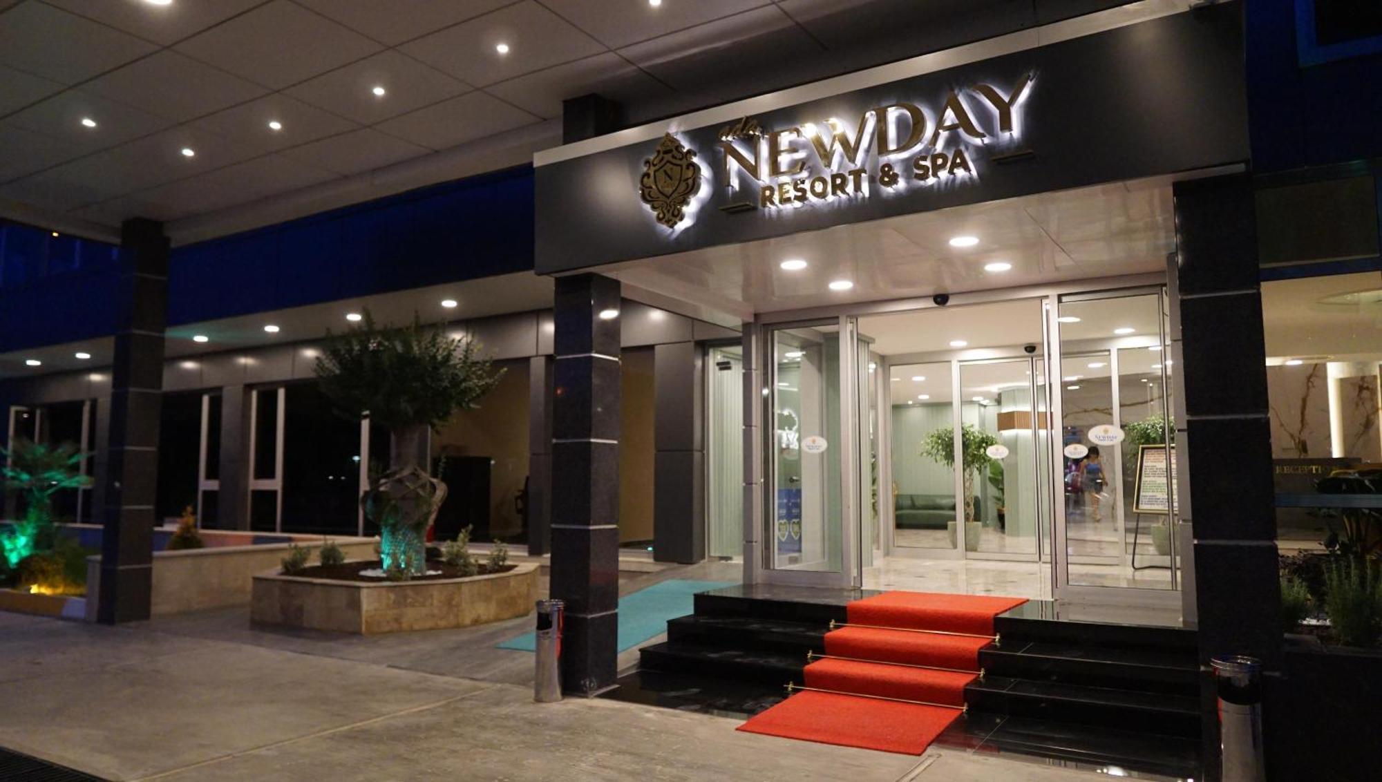 Ada Newday מלון 3*