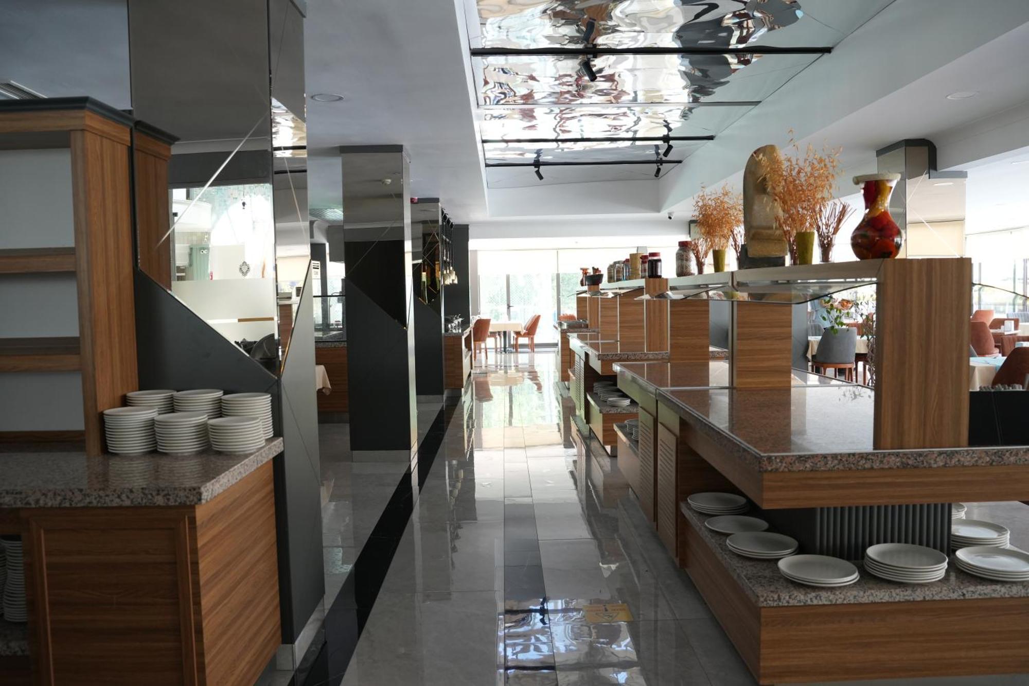 Ada Newday Hotel