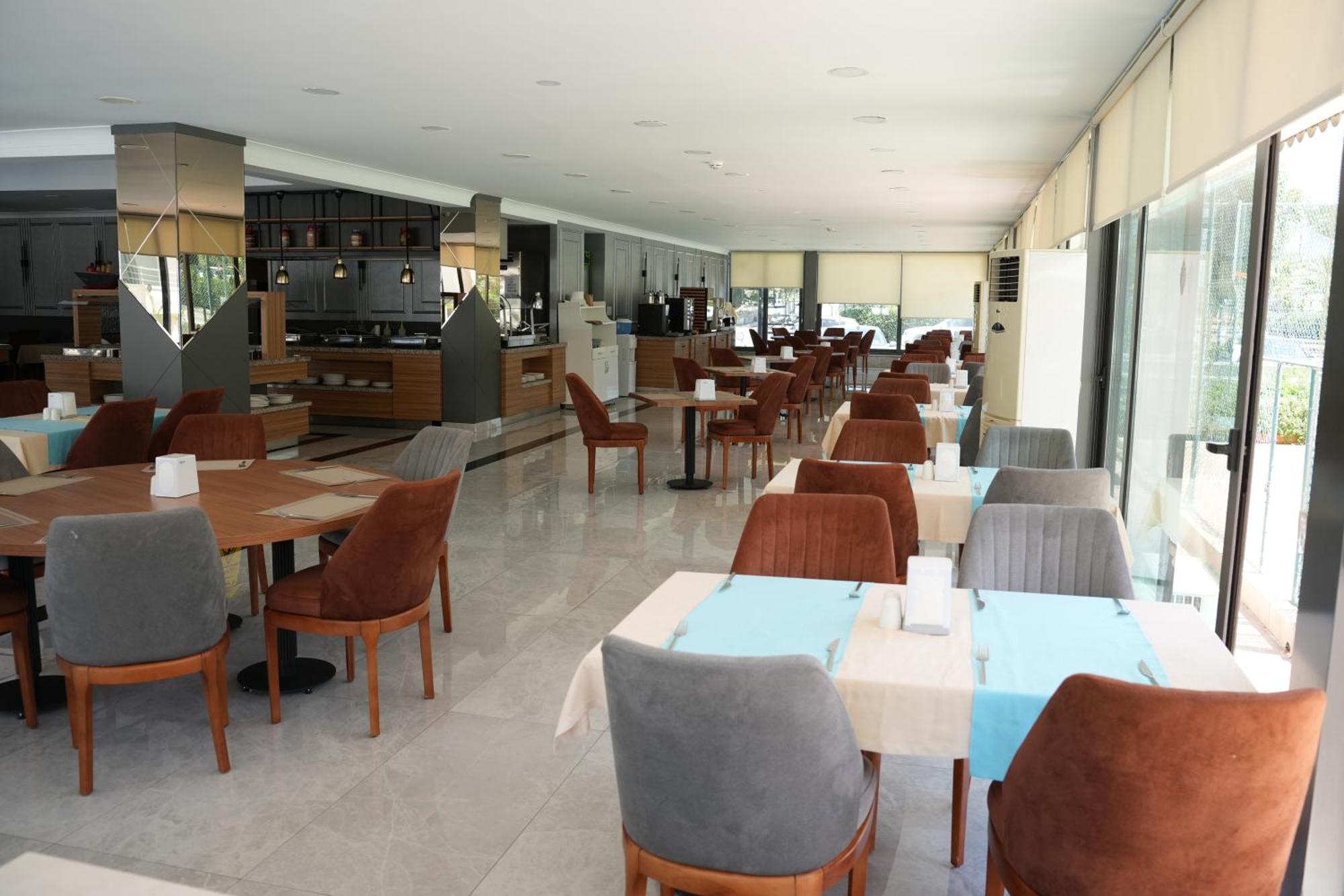 Ada Newday Hotel 3*
